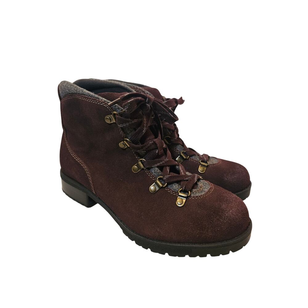 Clarks burgundy lace up winter hiking boots Size 9.5
